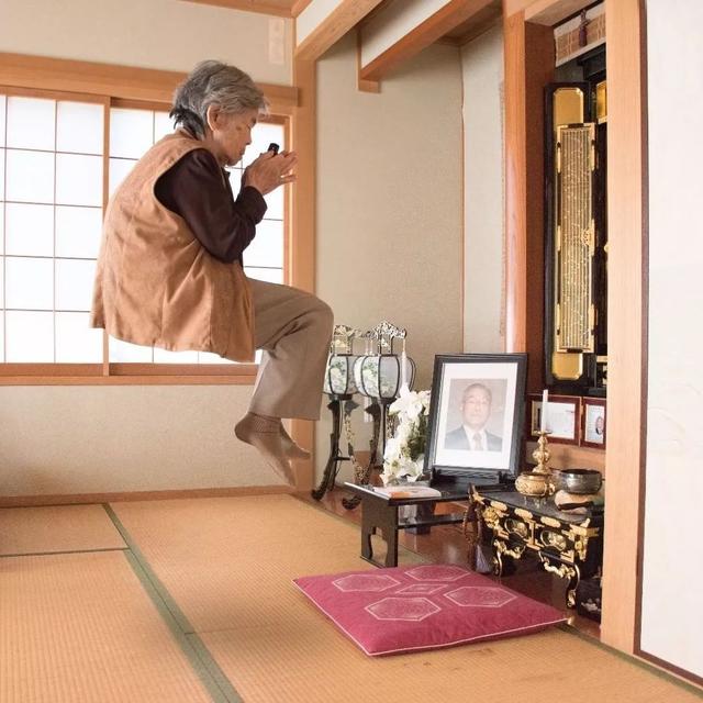 72歲學攝影、89歲攝影展！日本老奶奶「自拍照紅遍網路」：一身老戲骨