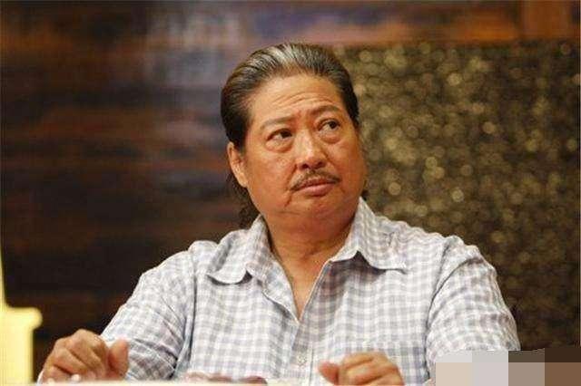 滴水之恩湧泉報！胡歌為救命恩人「捐建30間學校」  她被恩人感動最終結為夫妻
