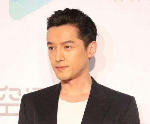 滴水之恩湧泉報！胡歌為救命恩人「捐建30間學校」  她被恩人感動最終結為夫妻
