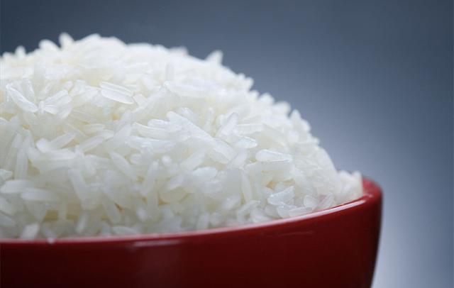 別再用「生水」煮米飯了「不然營養都沒了」教你簡單一招白米飯更好吃更健康