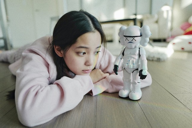 台灣腔全消失！歐陽娜娜「素顏PO上妝影片」被酸　開口秒變「超重北京腔」網友：懷疑自己的耳朵