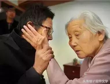 子女在長但父母在老！父母老了「永遠不要他們說10句話」句句傷透人心卻收不回去