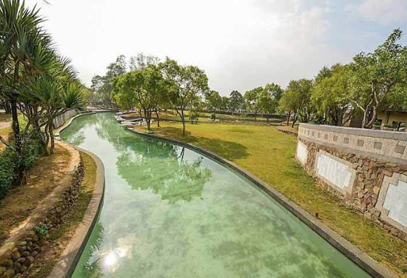 台灣也有峇里島？南洋風渡假村「360度美景」盡收眼底　仙人掌「比人還高」網直呼：CP值爆表