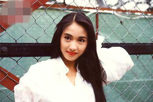 她追求者不斷卻嫁給「大15歲腿不便丈夫」　「被獨寵13年」如今47歲已是3個孩子的媽！