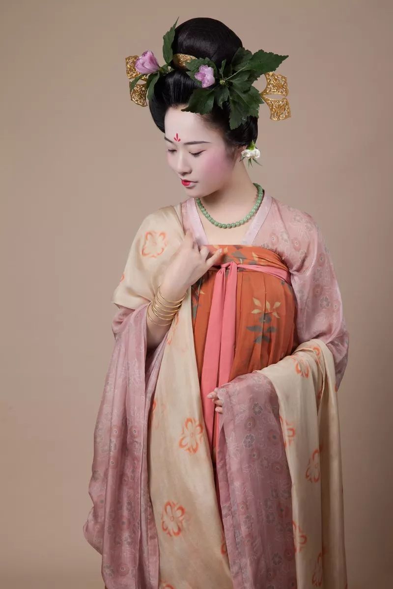 11年復原200套漢服，一路火到英國！網友：開眼了，真的驚艷了世界！ 