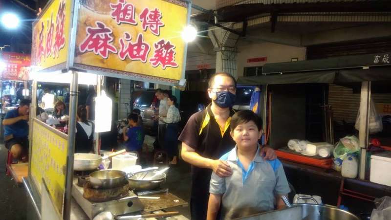 高雄麻油雞歇業一個月！熟客好奇問「老闆娘呢？」老闆兒子眼眶泛紅自責：她走了