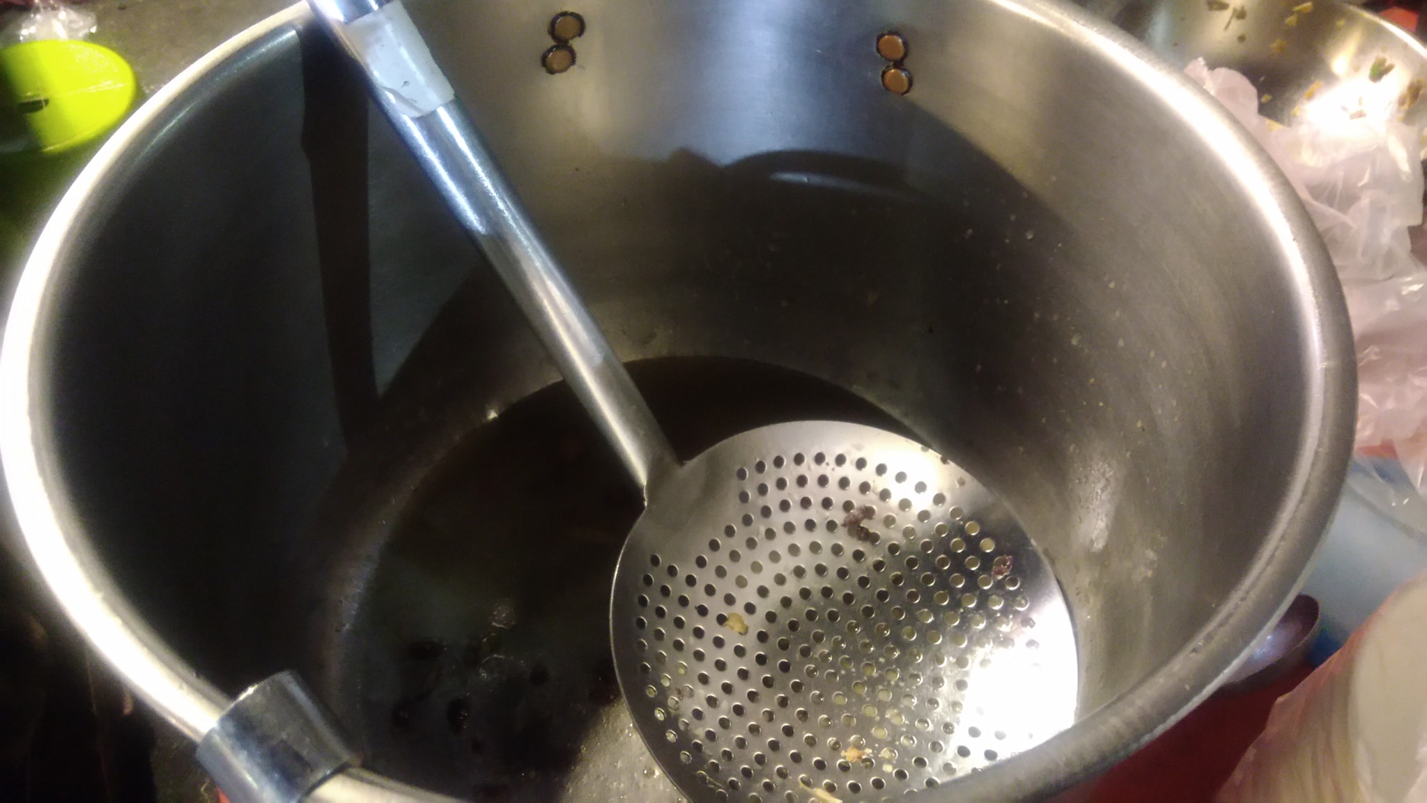 高雄麻油雞歇業一個月！熟客好奇問「老闆娘呢？」老闆兒子眼眶泛紅自責：她走了