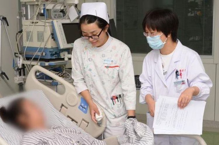 父親姓「奸」，母親不肯讓孩子隨父親的姓！爺爺取個名字後全家都很滿意
