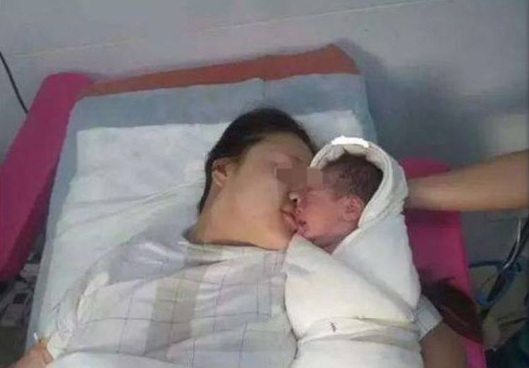 父親姓「奸」，母親不肯讓孩子隨父親的姓！爺爺取個名字後全家都很滿意