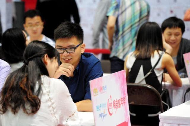 二婚女獅子大開口「要15萬彩禮」！去了她家一看...心甘情願「拿20萬」求她嫁給我