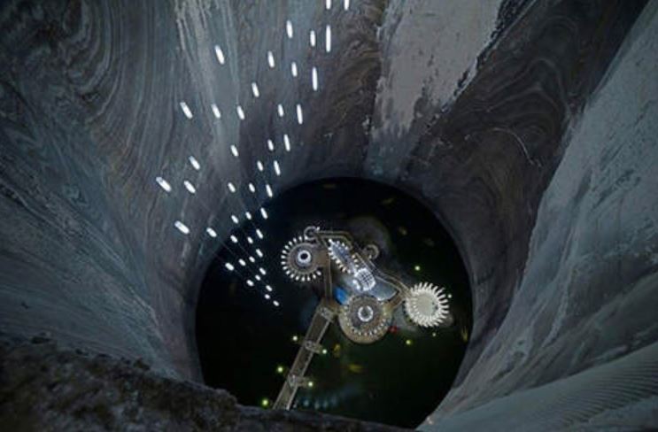 全球最大「37層樓深地下城市」！3000人默默定居　地下「湖泊＋摩天輪＋足球場」宛如科幻世界