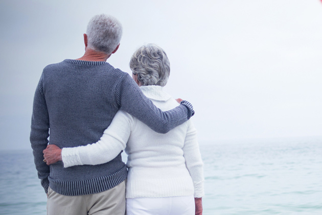 兒子修木桌發現父親離開前寫下「最後一封情書」!短短3天70萬人淚崩觀看:回不去了