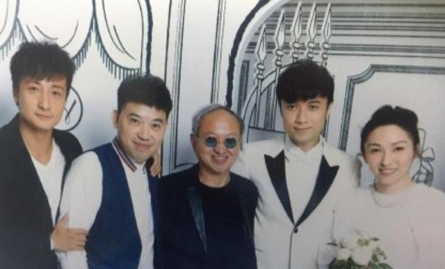 為「他」毅然辭去高薪工作當貼身助理 「20年的馬拉松長跑」終於成天王背後的女人!