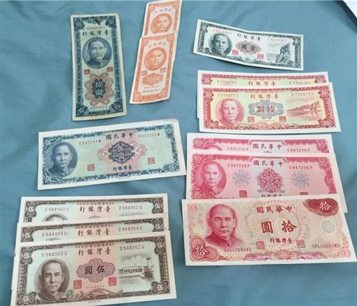 意外挖到寶！整理阿公衣櫃「翻出數百張骨董鈔」猶如全新　網友發現「鈔票上藏玄機」驚呼：阿公大有來頭