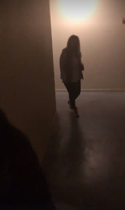 目睹黑人進高級公寓!她擋門口嗆「給我看鑰匙」被拒 不罷休「一路尾隨到家門口」下場超悽慘