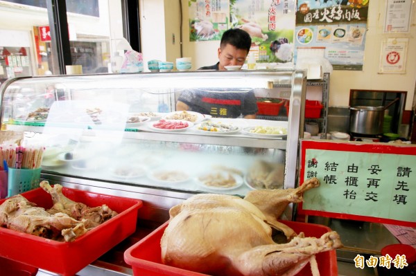 嘉義飄香70年老店！第三代兄弟「一年換一次班」  饕客一見火雞肉驚：這麼大一隻