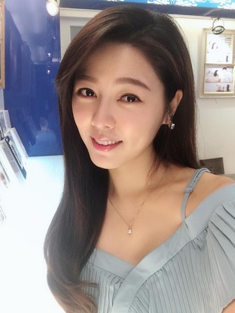 白家綺帶球閃婚！秘戀2年嫁「小5歲鮮肉師弟」　對方「絕招收服女兒」讓她甜喊：我的男神♥