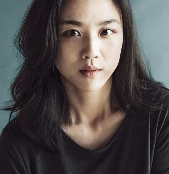 湯唯何時當媽的？ 嫁韓國導演4年生活低調  罕見「曬一家三口恩愛」網友全融化：女兒長好快！