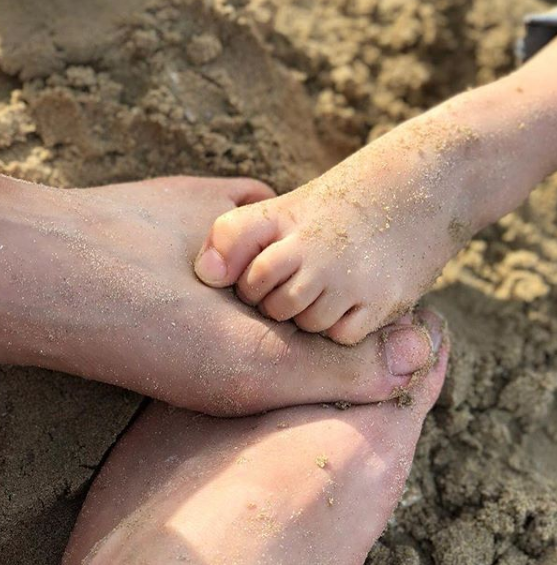 湯唯何時當媽的？ 嫁韓國導演4年生活低調  罕見「曬一家三口恩愛」網友全融化：女兒長好快！