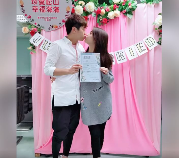 白家綺從小擺地攤「離婚外遇前夫背債600萬」　如今熬出頭「帶2女兒」幸福閃嫁！