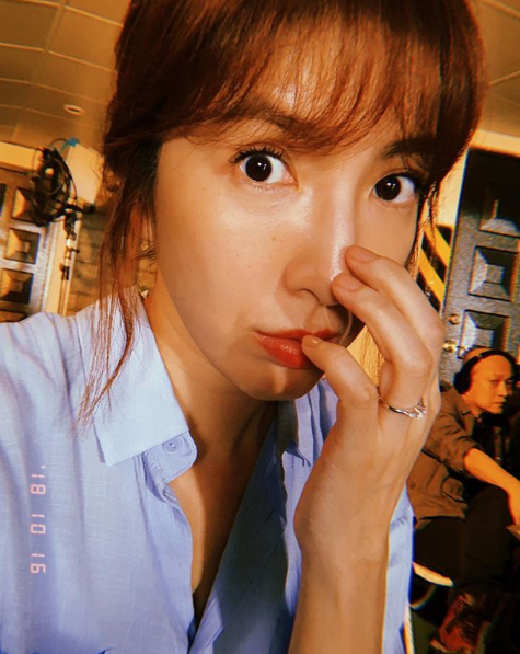 秘密閃婚？楊謹華「認愛石油富商」低調2年　近日現身「被婚戒套牢」網友全暴動