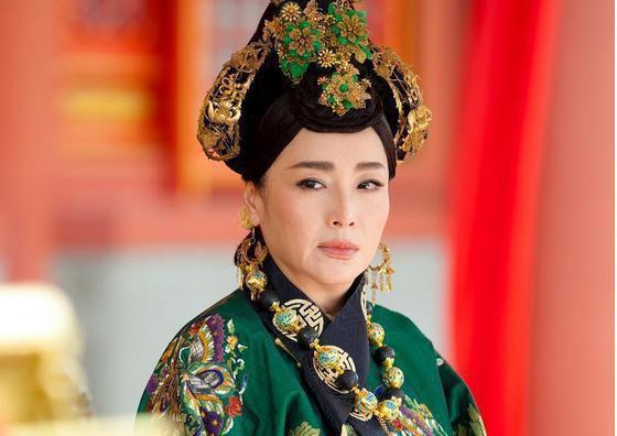 恬妞歷經「被前夫騙婚、嫁影帝又婚變」已然釋懷　和「女兒相依為命」如今的她更顯優雅從容！