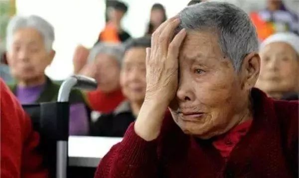 如果你打算住養老院或者家人朋友有人在住，建議你看一下