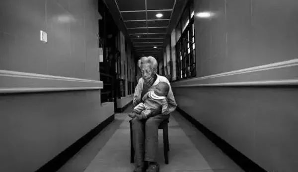 如果你打算住養老院或者家人朋友有人在住，建議你看一下
