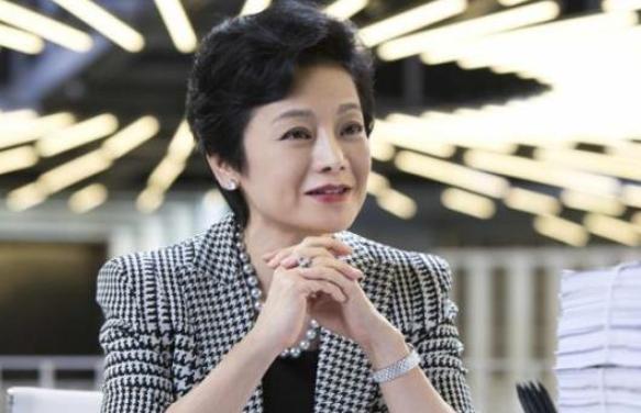 60歲依然續寫傳奇!「羅大佑曾苦等她10年」李宗盛給她寫歌 卻嫁給了二婚的富豪