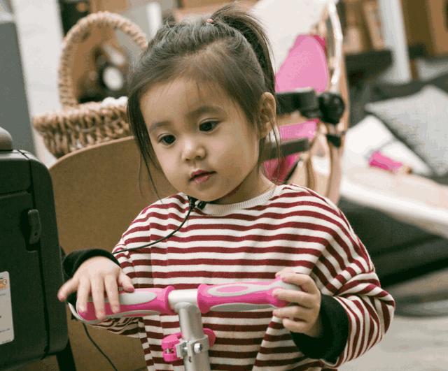 賈靜雯真會取名字,3個女兒的名字一個比一個好聽,網友:有文化