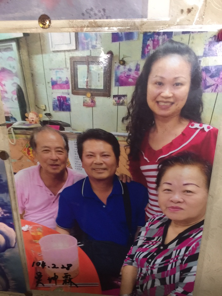 17人走了8人...董家「最會抓龍蝦船長」為省5萬搭普悠瑪 留守人驚見「餐廳20隻龍蝦」跟著船長走了