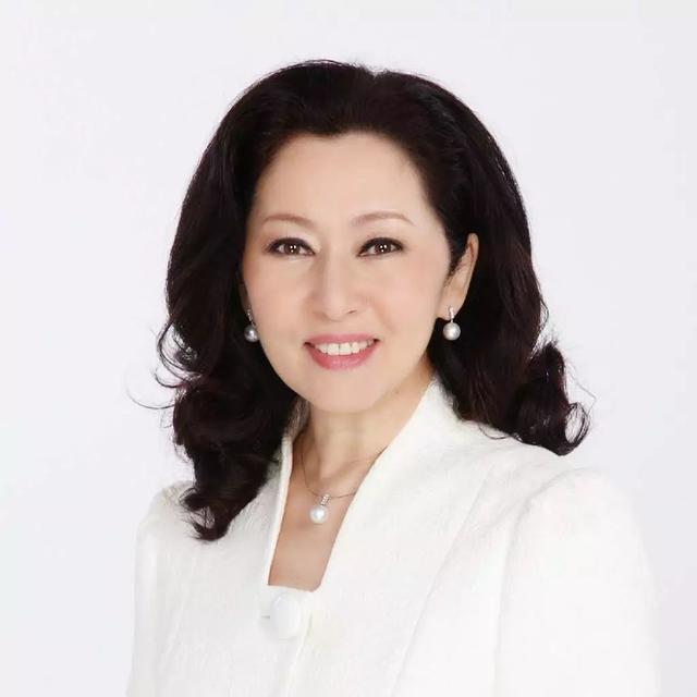 曾是李小龍大嫂！被家人遺棄街頭不自棄  她從流浪者「一躍成為港姐冠軍」：漂亮逆轉人生