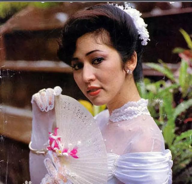 曾是李小龍大嫂！被家人遺棄街頭不自棄  她從流浪者「一躍成為港姐冠軍」：漂亮逆轉人生