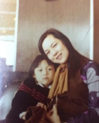 34位明星們的媽媽：安以軒媽媽最潮流，劉亦菲媽媽最有氣質，林心如媽媽最清純，她媽媽最驚艷！