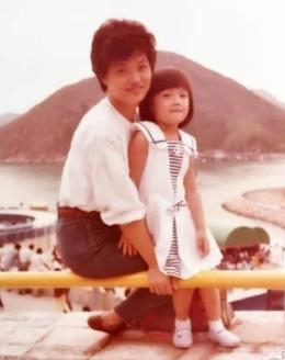 34位明星們的媽媽：安以軒媽媽最潮流，劉亦菲媽媽最有氣質，林心如媽媽最清純，她媽媽最驚艷！