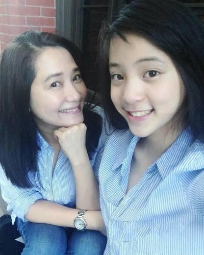 34位明星們的媽媽：安以軒媽媽最潮流，劉亦菲媽媽最有氣質，林心如媽媽最清純，她媽媽最驚艷！