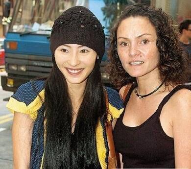 34位明星們的媽媽：安以軒媽媽最潮流，劉亦菲媽媽最有氣質，林心如媽媽最清純，她媽媽最驚艷！