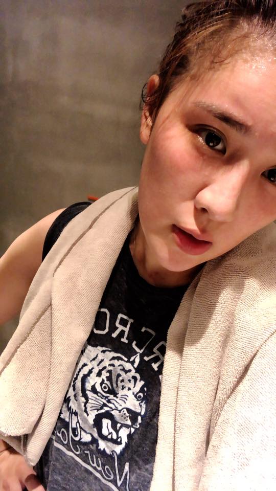 小禎激瘦40公斤！「 麻花辮女學生照」曝光  加碼逆天美腿讓網友狂讚：很清純很可以