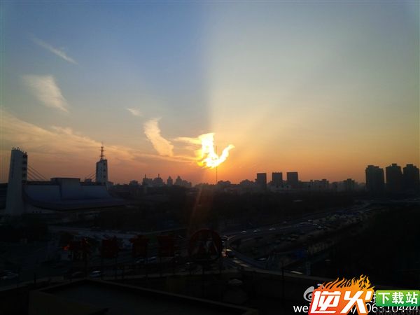 天上驚現「火鳳凰」！奇觀啊！66秒內轉出去者，六六大順，全家發大財，幸福安康