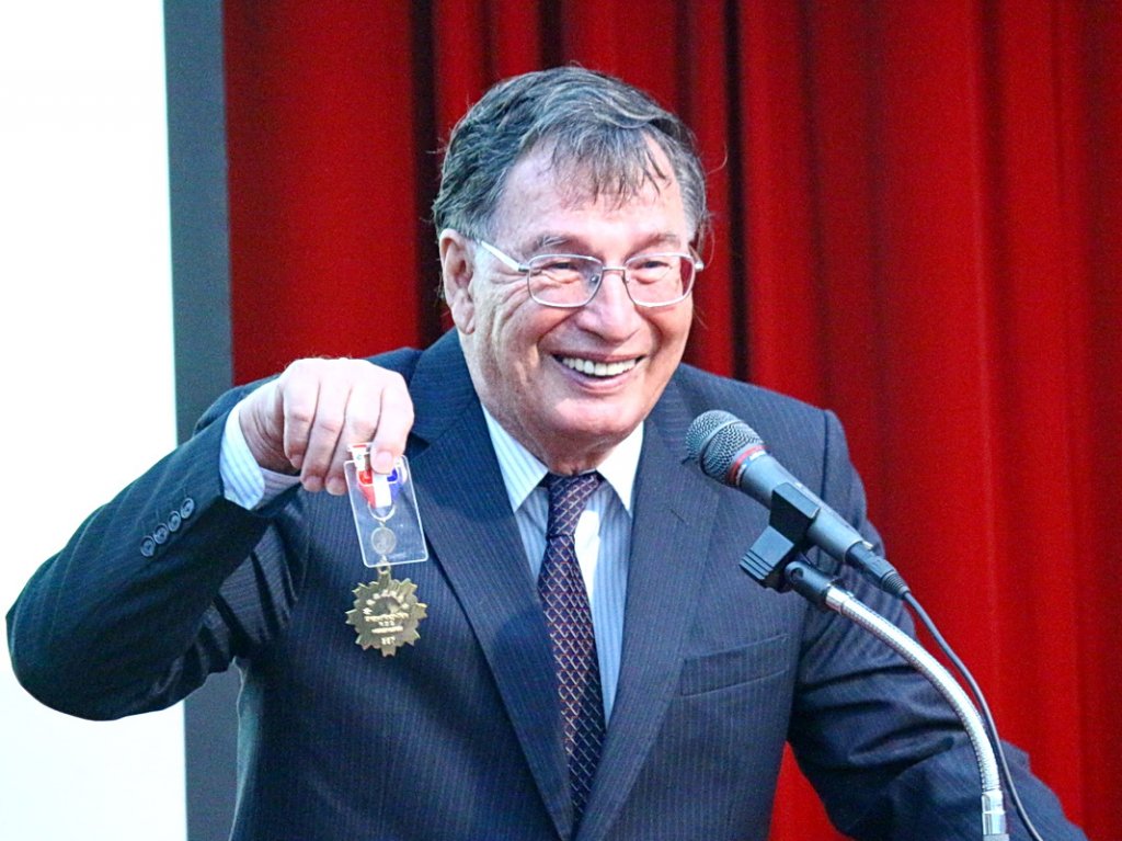 來自加拿大的他研發出全球第一台中文電腦,在台54年榮獲貢獻獎:我想當正港台灣人!