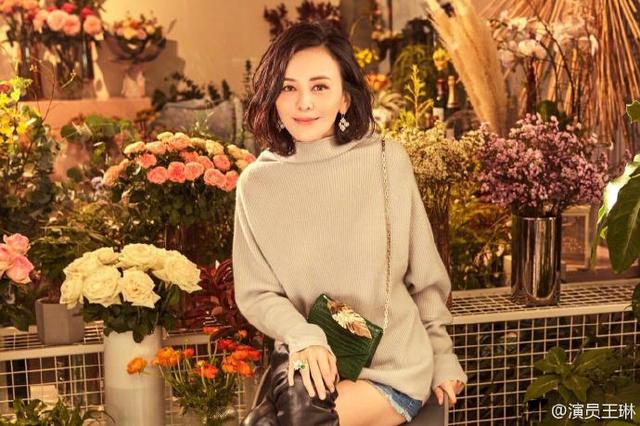 簡單就是幸福!有過2段失敗婚姻「獨自帶兒子心態佳」 如今47歲的她越活越年輕