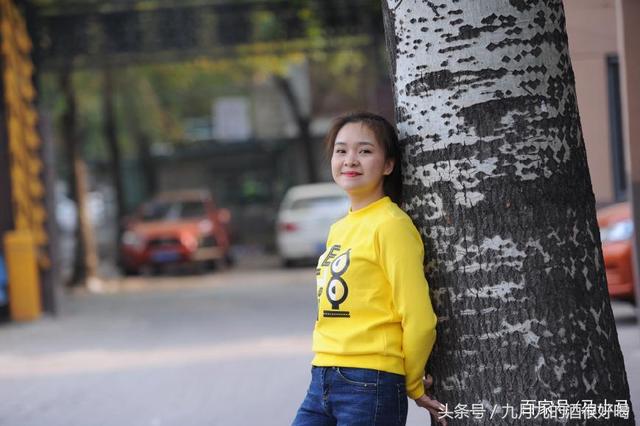 人生開外掛！他身高120公分「靠模仿周潤發」爆紅  被前妻拋棄後「遇美嬌娘賺7座房」