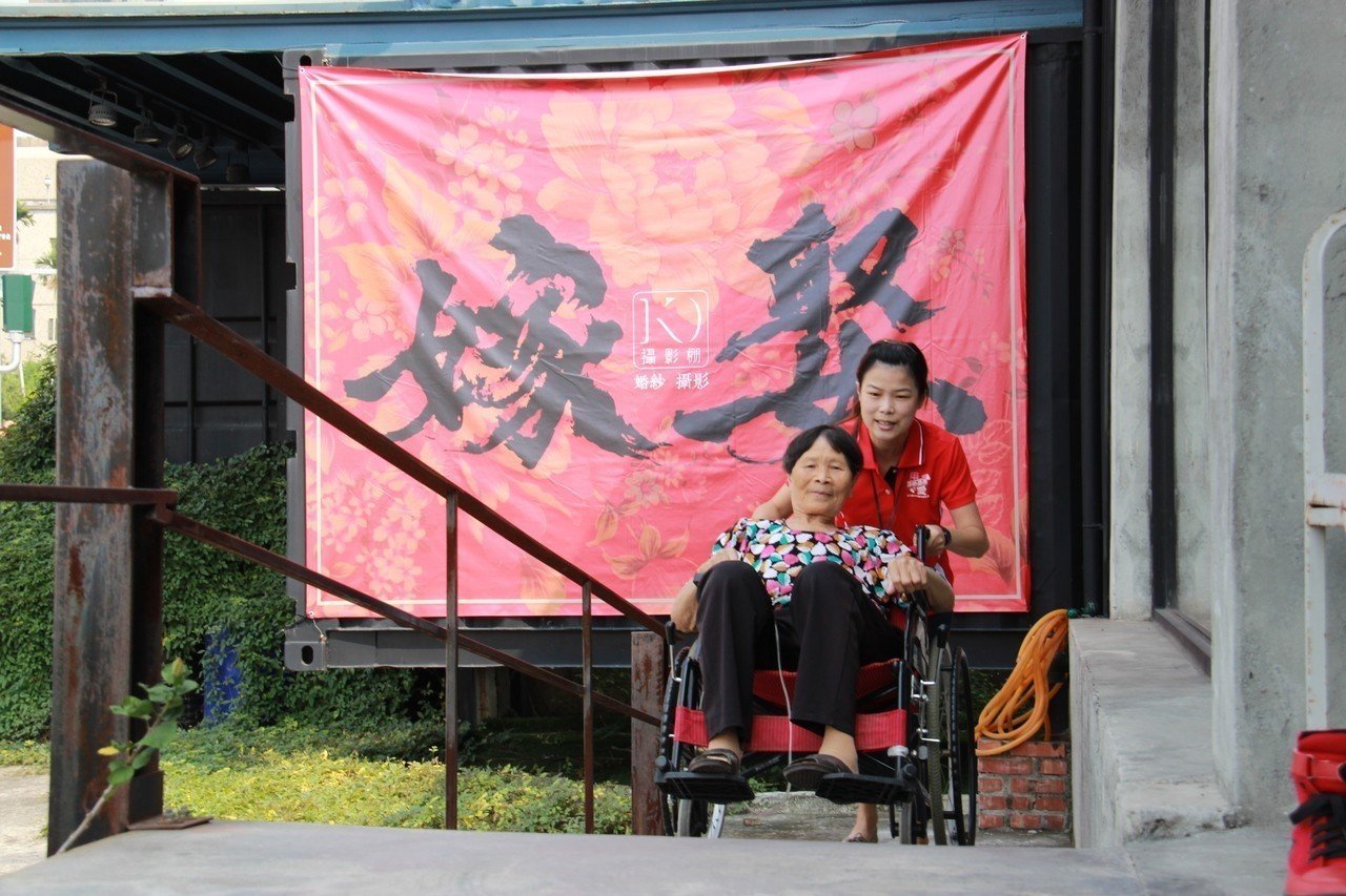 當年沒錢拍的婚紗照! 80歲老夫妻得以圓60年夢 看著愛妻他紅了眼眶:溫某真水