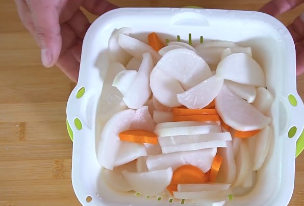 秋天「醃蘿蔔」獨家秘制配方：不用鹽醃制蘿蔔   簡單易做三步完成「冷藏保存」 更加酸脆入味