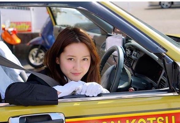 最正女運將！150cm正妹「當模特兒頻頻碰壁」　轉行當計程車司機「美到人生大逆轉」爆紅全國