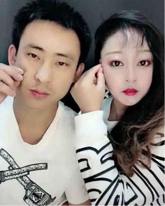 相差17歲姊弟戀爆紅!凍齡女友被讚翻 應粉絲要求「螢幕前大方卸妝」網看呆:化妝很重要