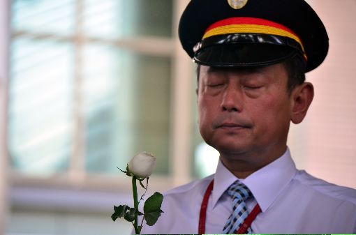 普悠瑪出軌「台東站長淚流不止」來回奔波　接衣缽兒子「曝光台鐵基層辛酸」心疼：爸您辛苦了
