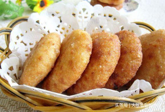 美味糖糕這樣做！「糯米粉+糖」不發麵不擀麵   外脆裡嫩吃一口好Q彈
