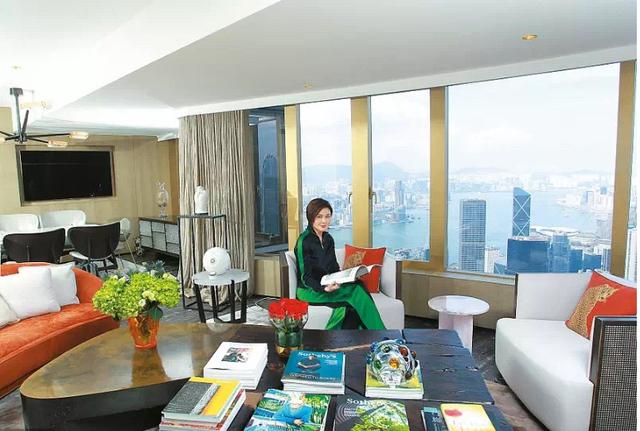 56嵗關之琳1.5億豪宅曝光,但卻獨自居住,她稱:非常享受單身