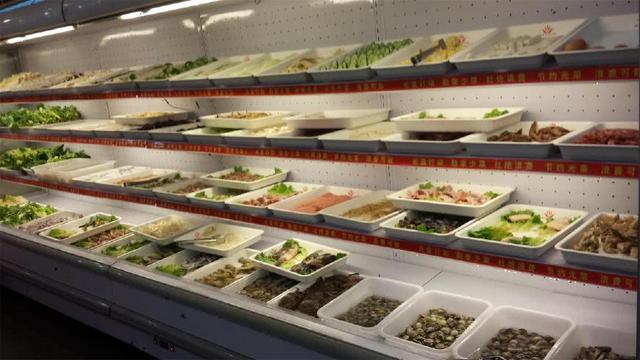 吃自助火鍋，聰明人專拿「這3樣菜」全場最貴！員工：就怕你多吃...